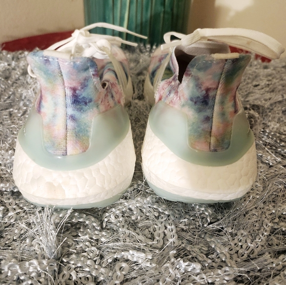 Adidas Ultra Boost - Picture 4 of 8